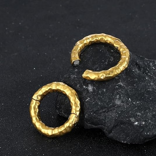 Oorhanger gewicht cirkel beschikbaar in zilver en goud.