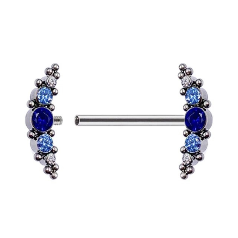 Tepelpiercing met zirkonia bar, discrete luxe in titanium.