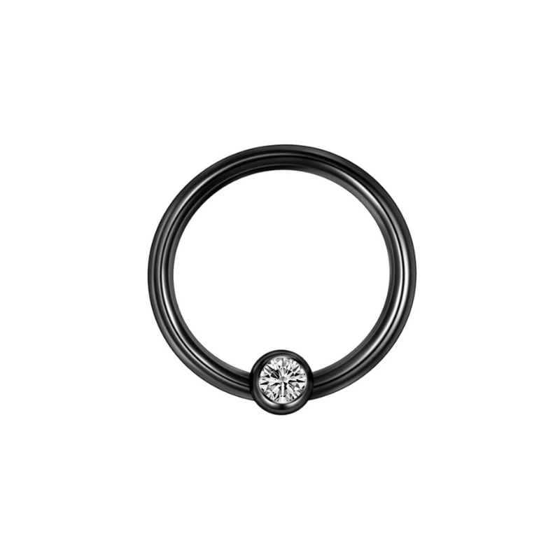 Daith ooraccessoire in titanium, ring met zirkonia, voor subtiele schittering.