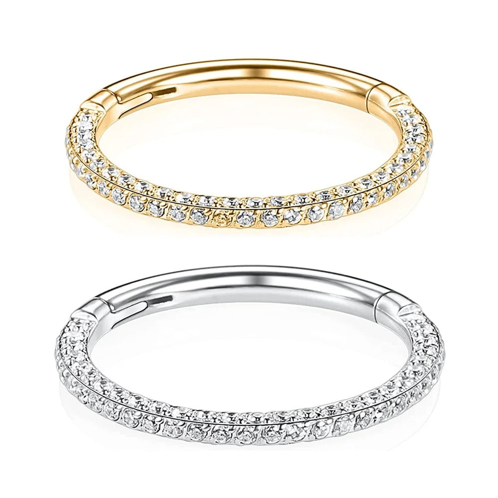 Titanium oorring met zirkonia's, perfecte combinatie van stijl en comfort