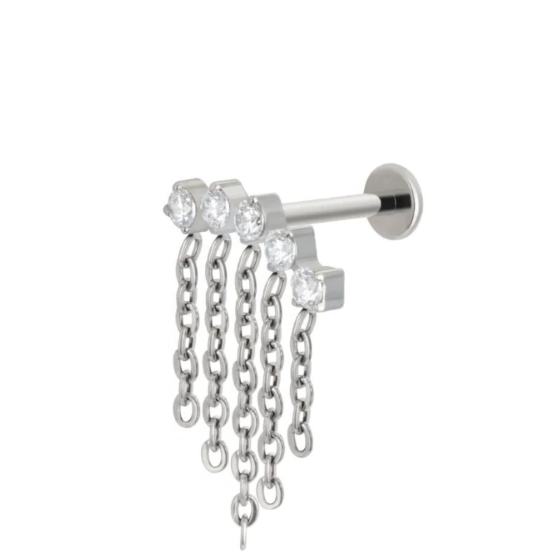 Oorbel piercing stud regen van zirkonia's in titanium, verfijnde schittering.