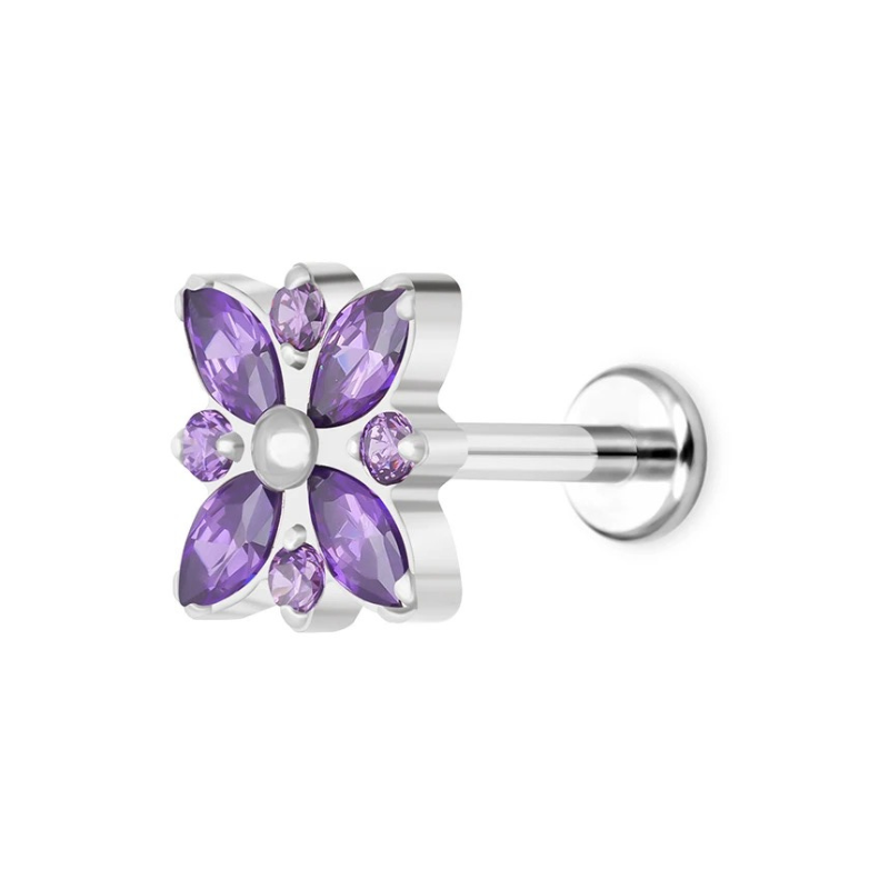 Titanium oorstekker, gotische bloem versierd met zirkonia's, verfijning en mysterie.