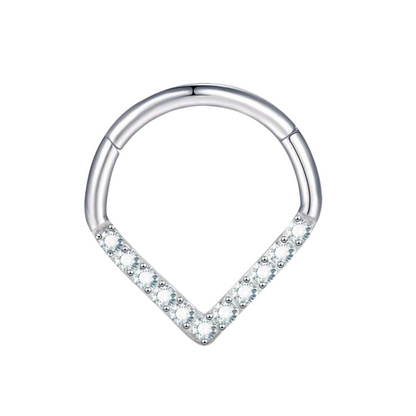 Oorpiercing titanium ring met zirkonia's, elegantie en originaliteit.