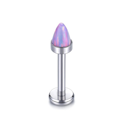 Ooraccessoire in titanium met kegelvormige opaal, innovatief design.
