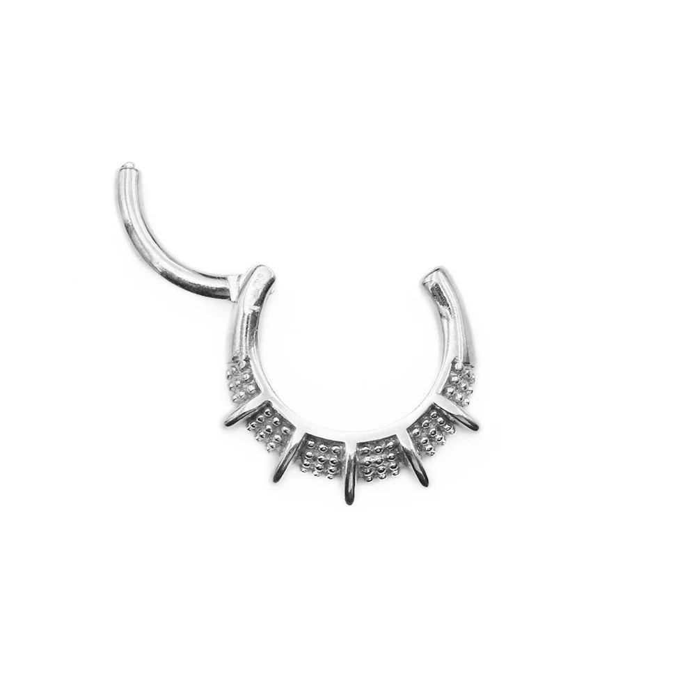 Chique tribal neusring in metaal, discrete elegantie voor maximale impact