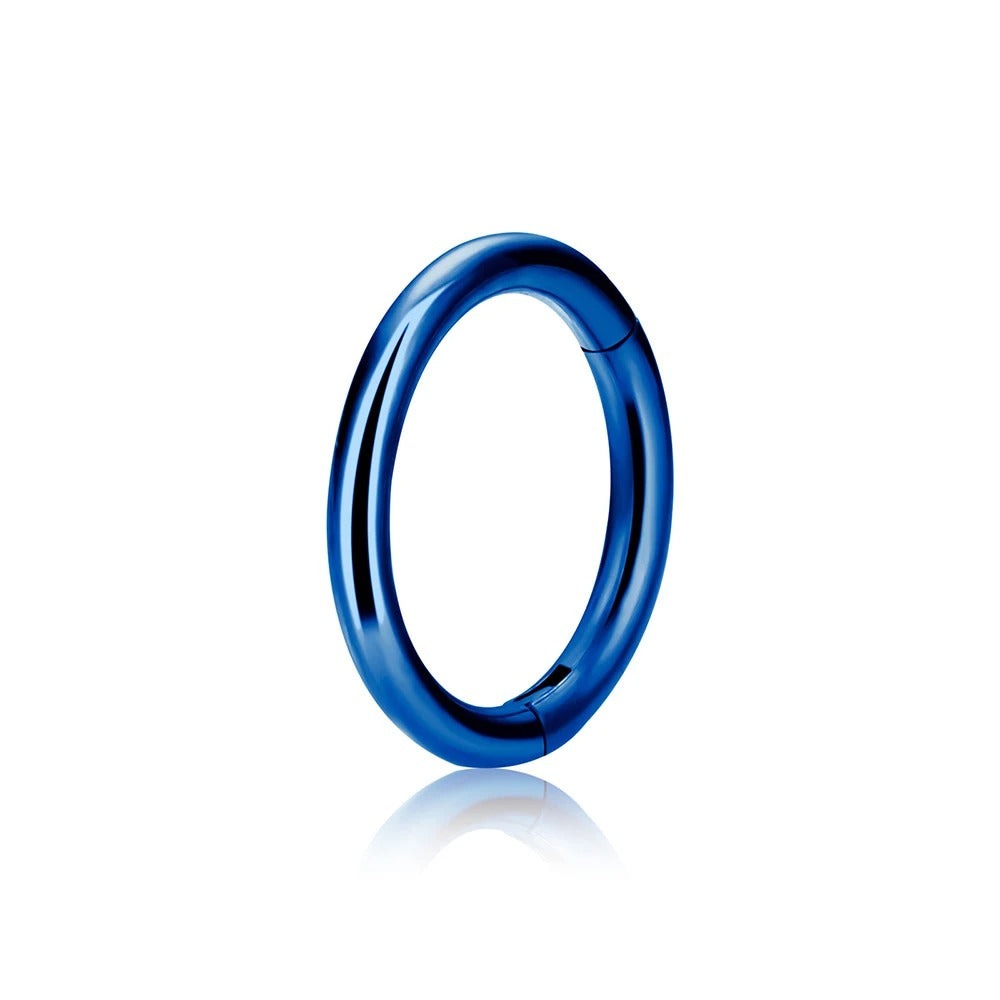Blauwe lucht titanium wenkbrauwboog ring, frisheid en originaliteit