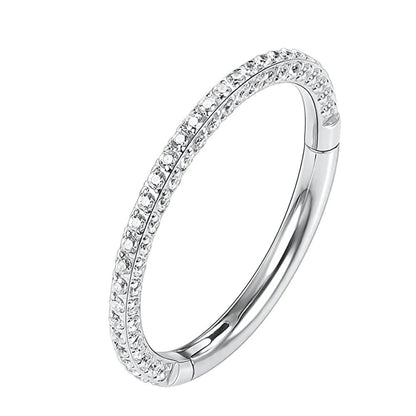 Zilveren titanium oorpiercing, subtiele schittering met ingelegde zirkonia's