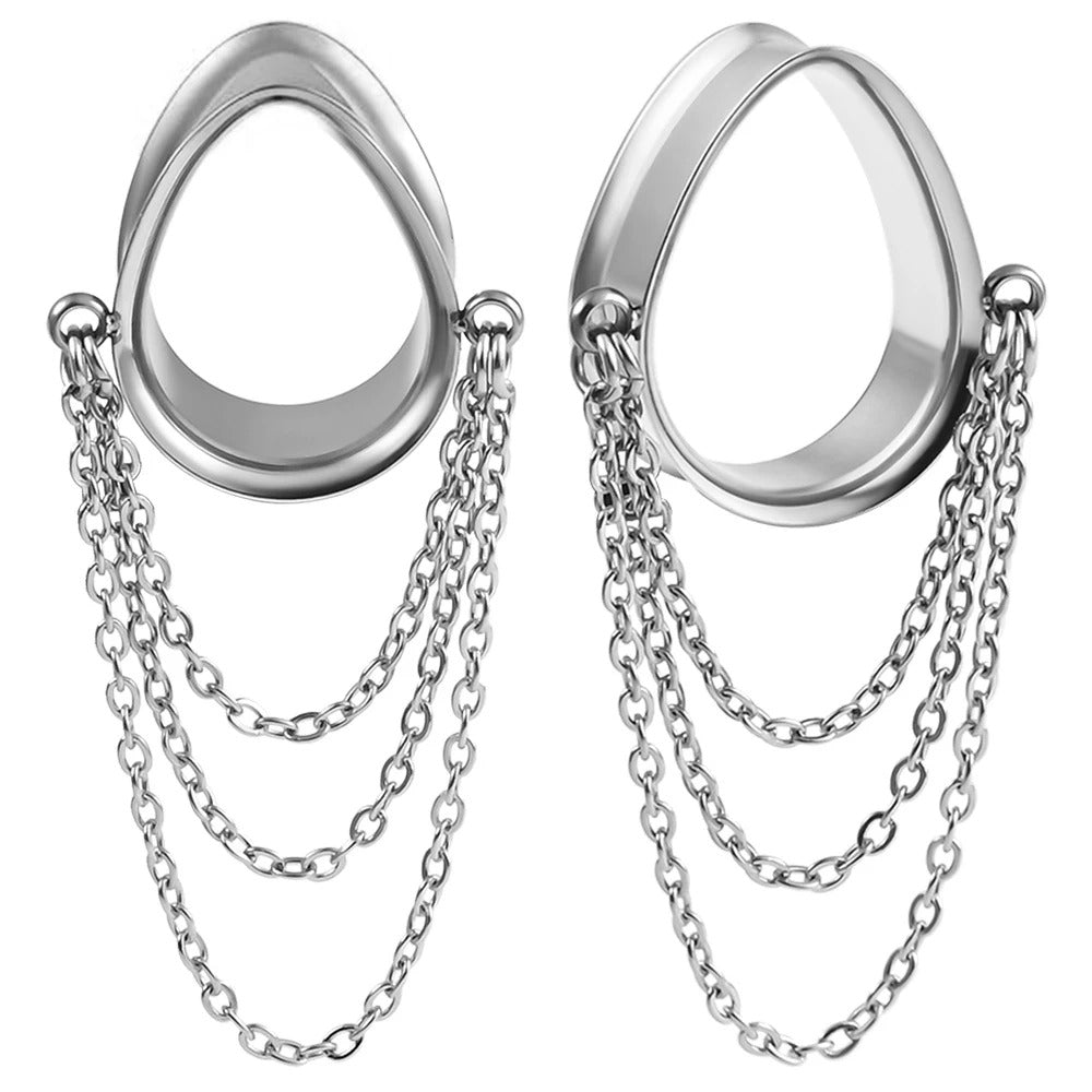 Oortunnel accessoire met kettingen voor een stoutmoedige touch.