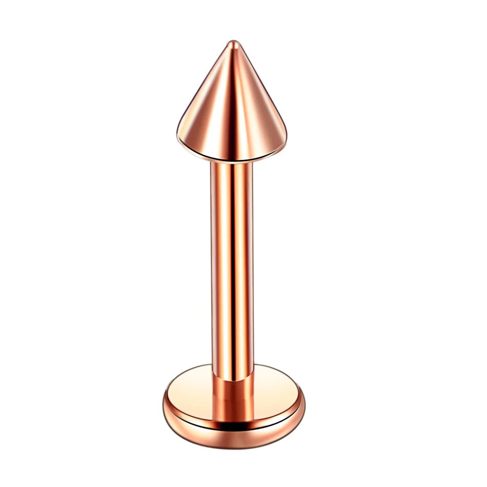 Roségouden oorpiercing, moderne touch voor verfijnde scherpte